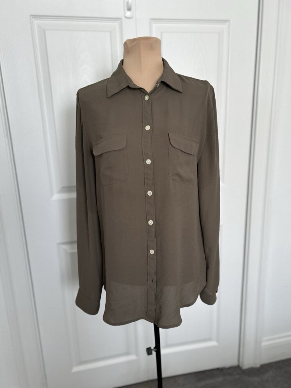 Loft Button Down Roll Tab Sleeve Shirt Blouse Front Pocket Olive Green Size S